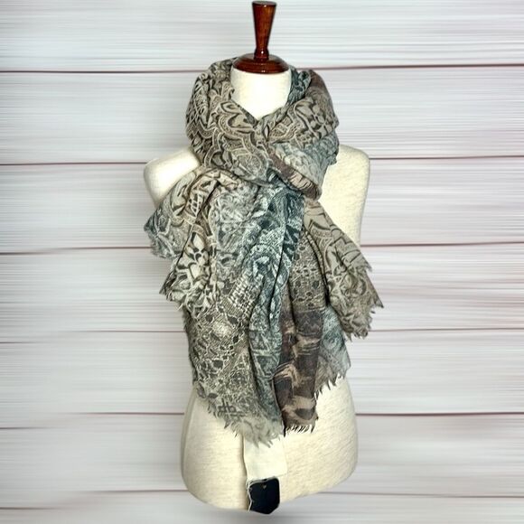 NWT Ahujasons Large Wool Shawl Wrap Scarf Lightweight Soft - Picture 3 of 9